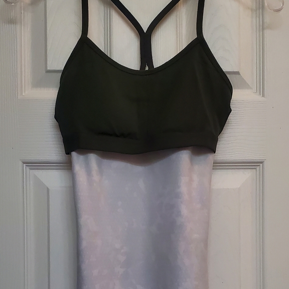 EUC Lululemon Power Y Tank - Picture 10 of 15